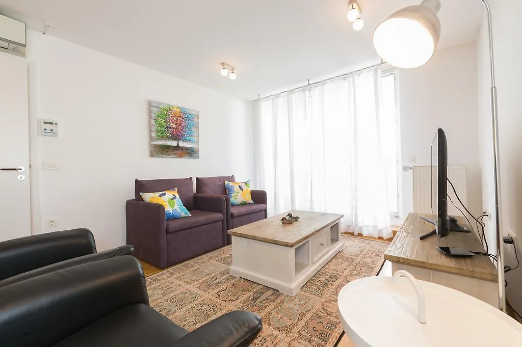 Njegoseva Apartment With Big Terrace Λιουμπλιάνα