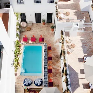  Villa Casa Rosa With Pool In Centre Portogallo